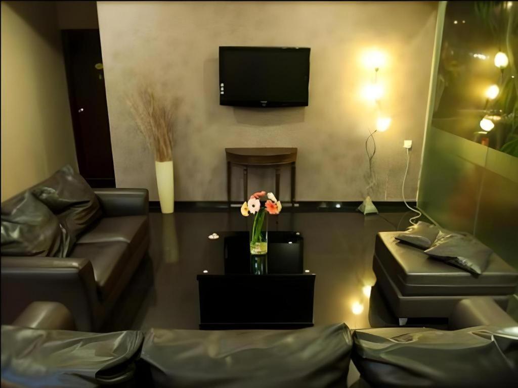 Ria Hotel 2*
