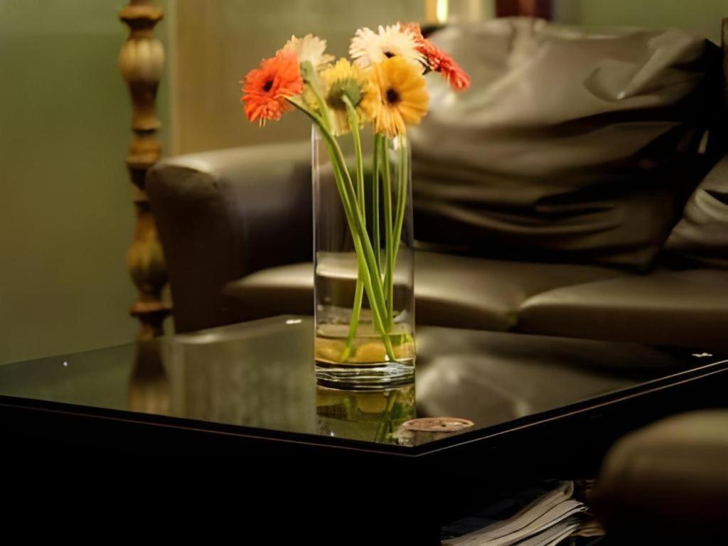 Ria Hotel 2*