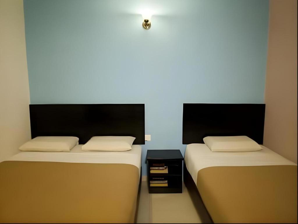 Ria Hotel 2*